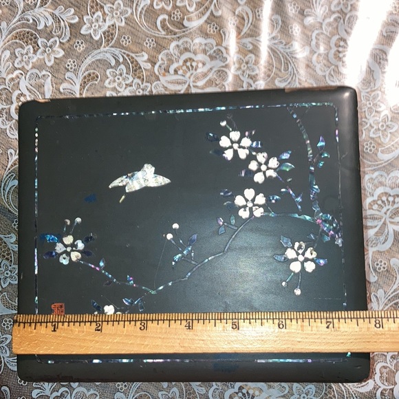 VTG ASIAN BLACK LACQUER JEWEL BOX w/MOP inlaid. $39 - Picture 12 of 12